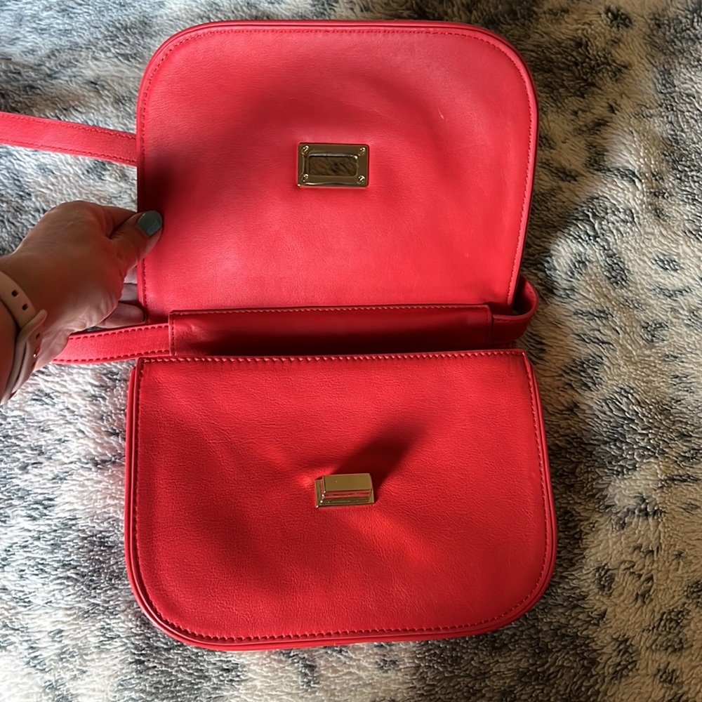Tory Burch Cross Body - Picture 2 of 10